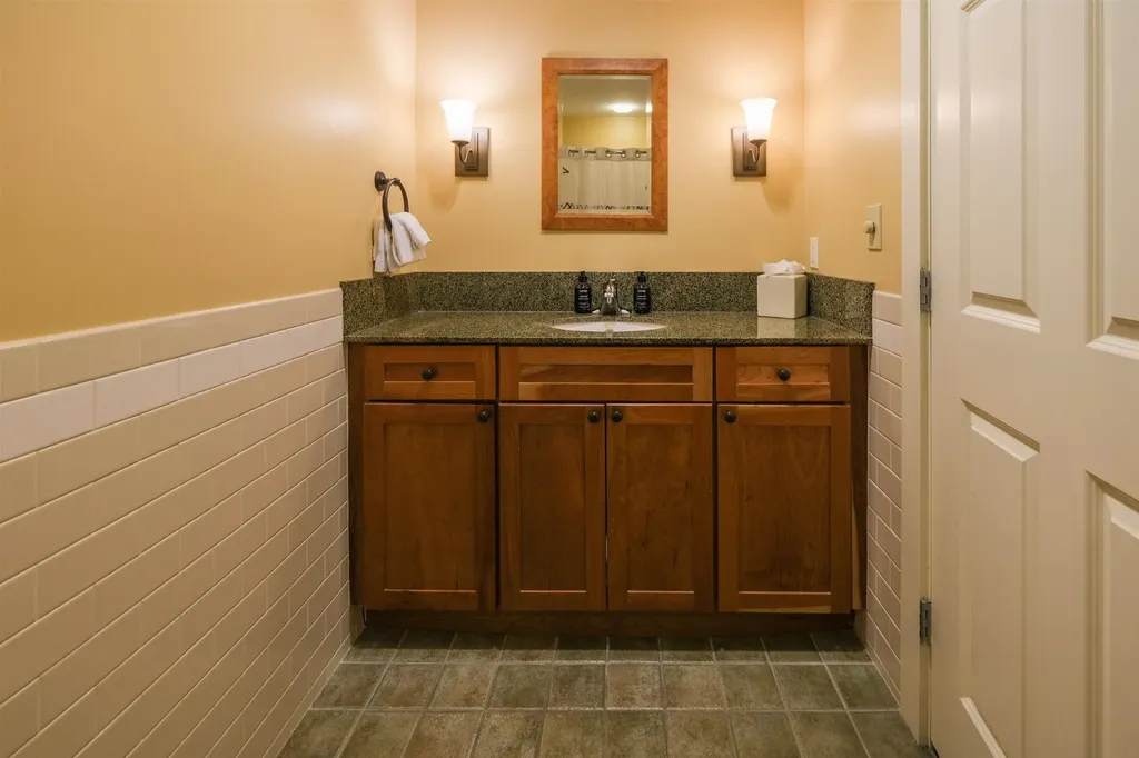 714/716 Qiii Jackson Gore Adams House Road Ludlow VT 05149