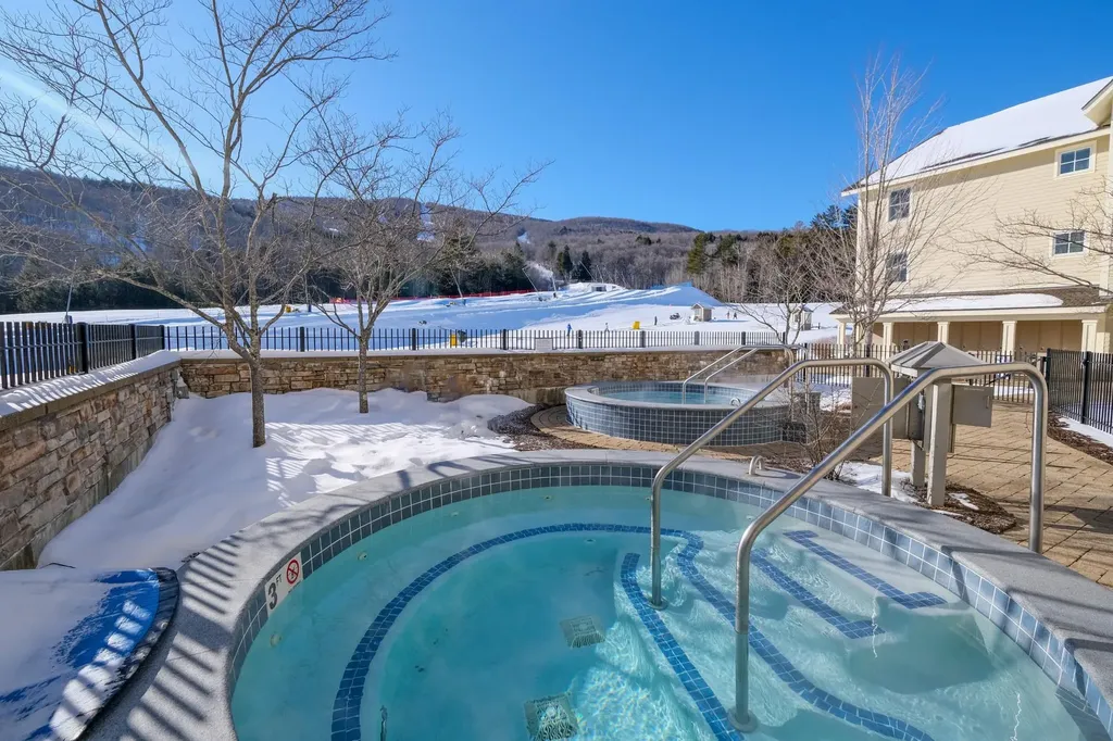 714/716 Qiii Jackson Gore Adams House Road Ludlow VT 05149