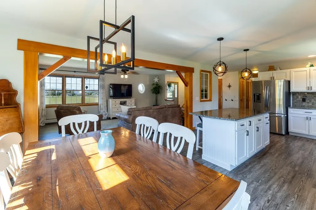2 Maynard Court Grand Isle VT 05458
