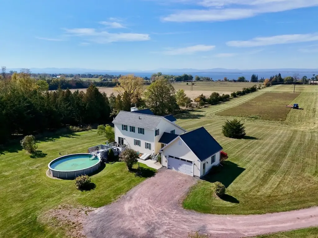 2 Maynard Court Grand Isle VT 05458