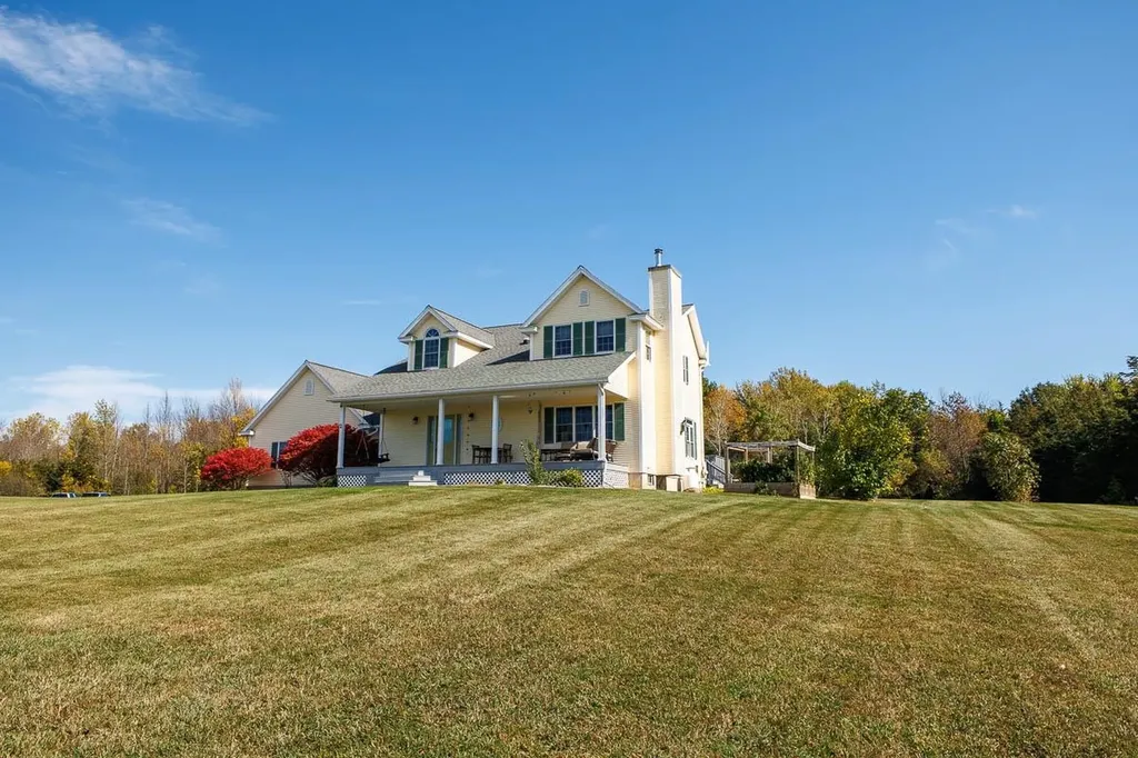 2 Maynard Court Grand Isle VT 05458