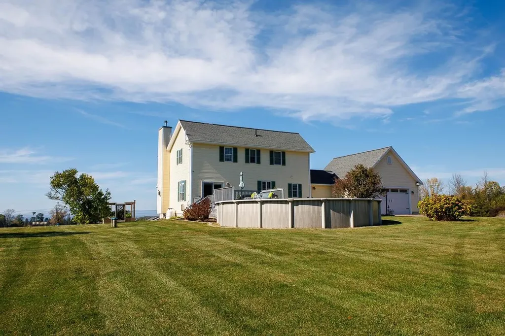 2 Maynard Court Grand Isle VT 05458