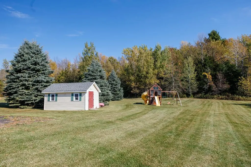 2 Maynard Court Grand Isle VT 05458