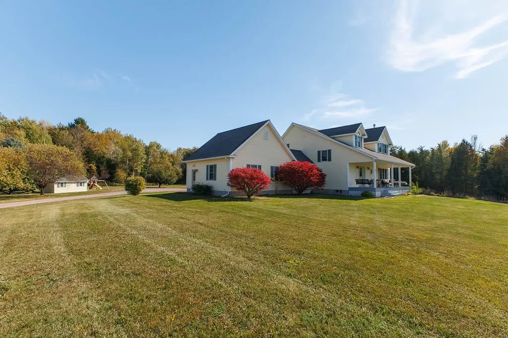 2 Maynard Court Grand Isle VT 05458