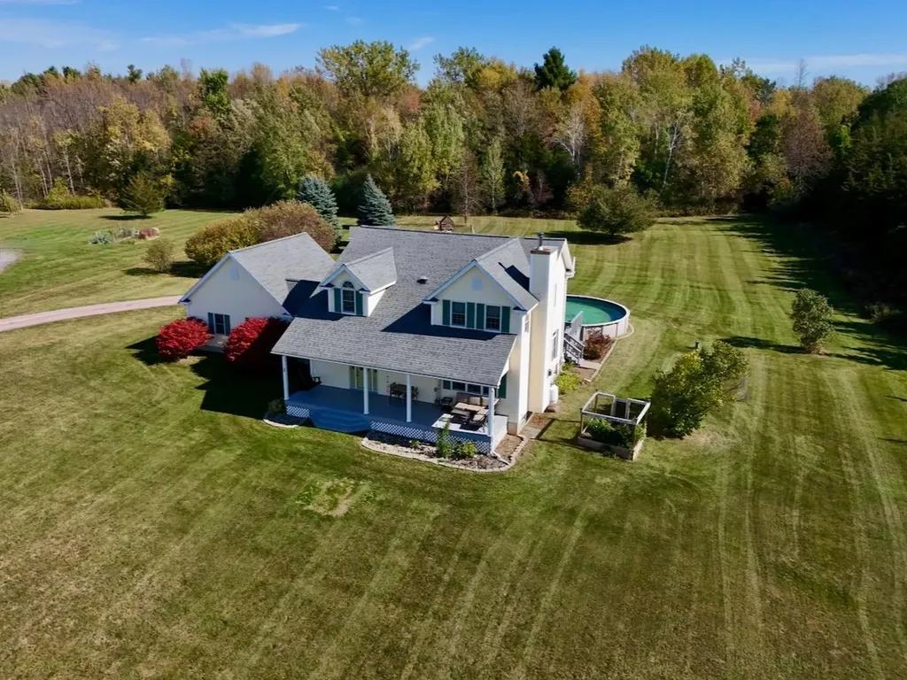 2 Maynard Court Grand Isle VT 05458
