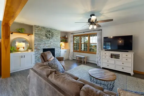 2 Maynard Court Grand Isle VT 05458