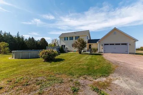 2 Maynard Court Grand Isle VT 05458