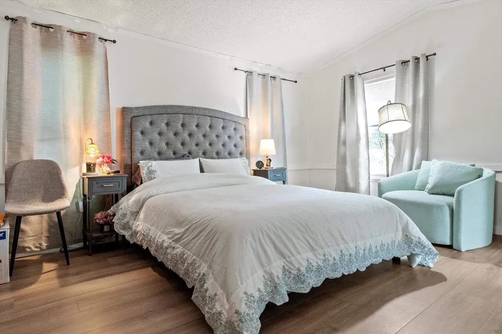 1 Longwood Lane Merrimack NH 03054