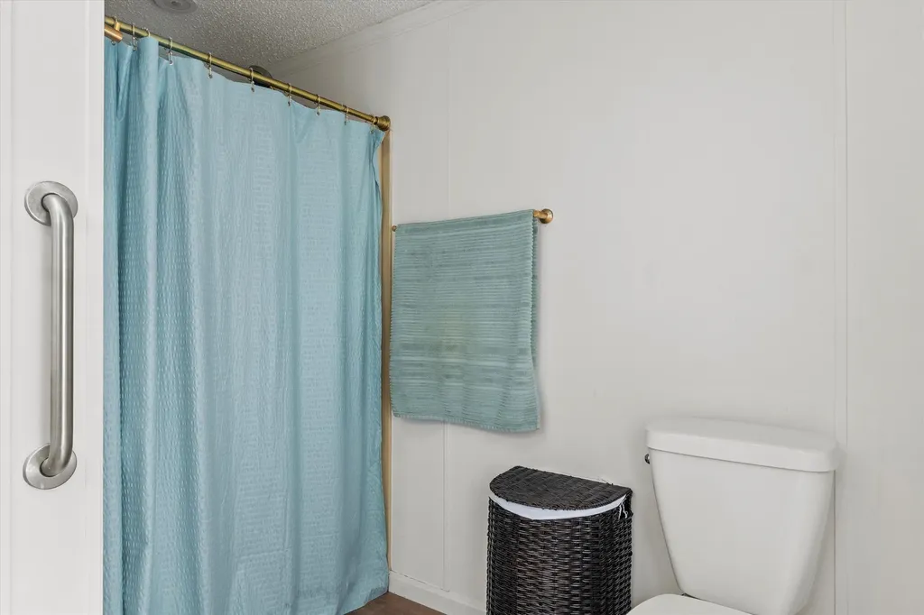 1 Longwood Lane Merrimack NH 03054