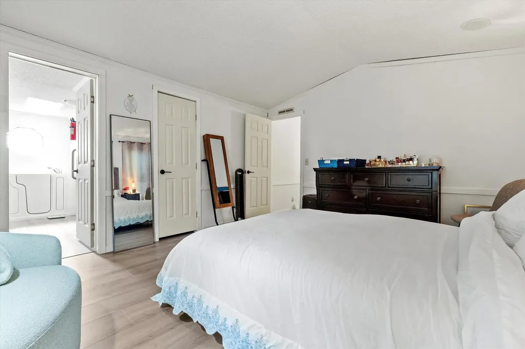 1 Longwood Lane Merrimack NH 03054