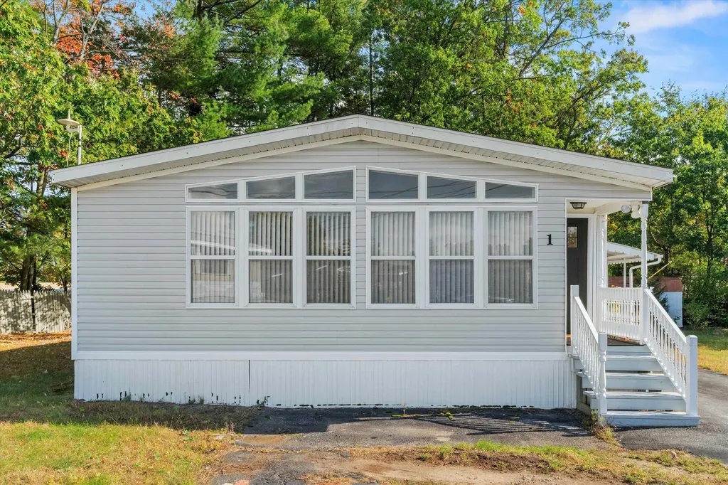 1 Longwood Lane Merrimack NH 03054