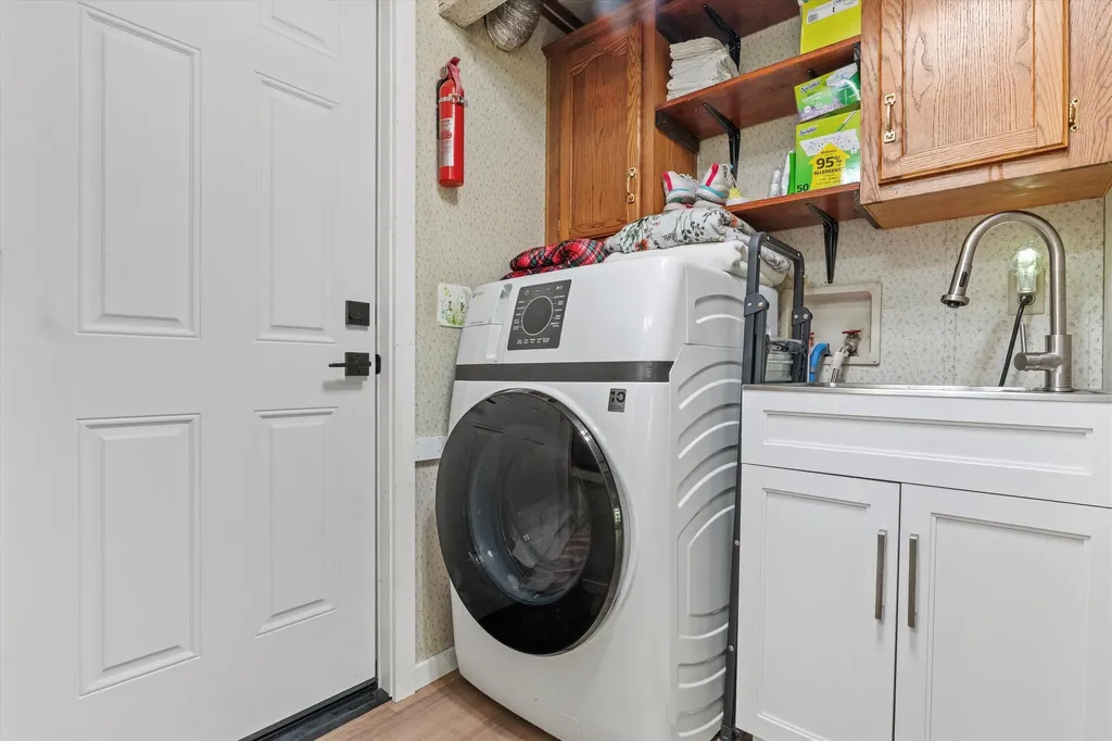 1 Longwood Lane Merrimack NH 03054