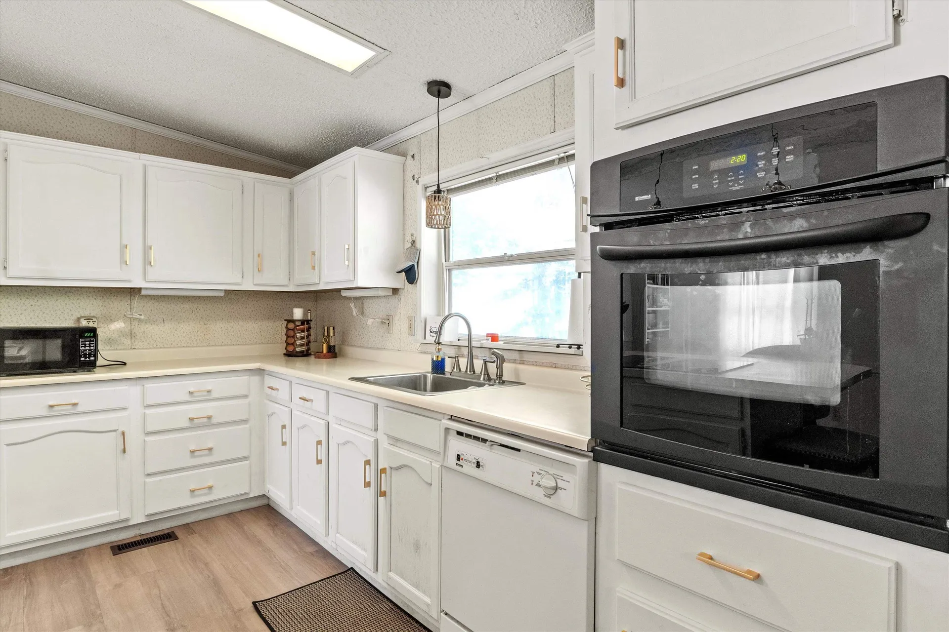 1 Longwood Lane Merrimack NH 03054