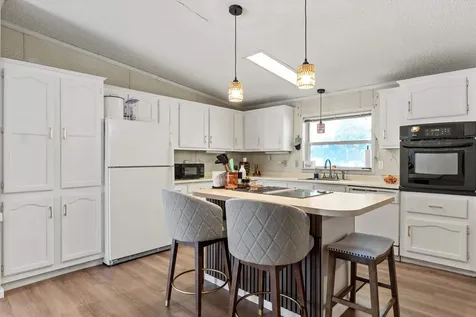 1 Longwood Lane Merrimack NH 03054