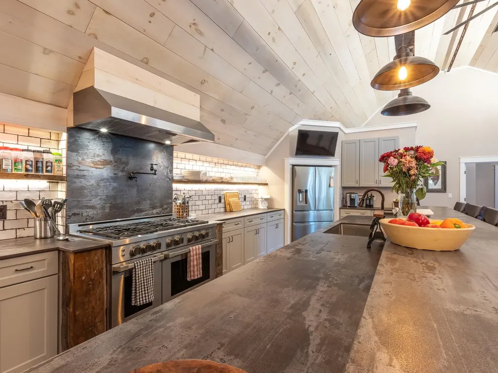 14 Hurricane Road Westmoreland NH 03467