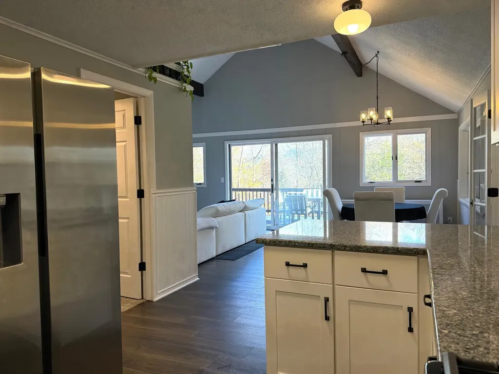 66 Hilltop Road Londonderry VT 05155