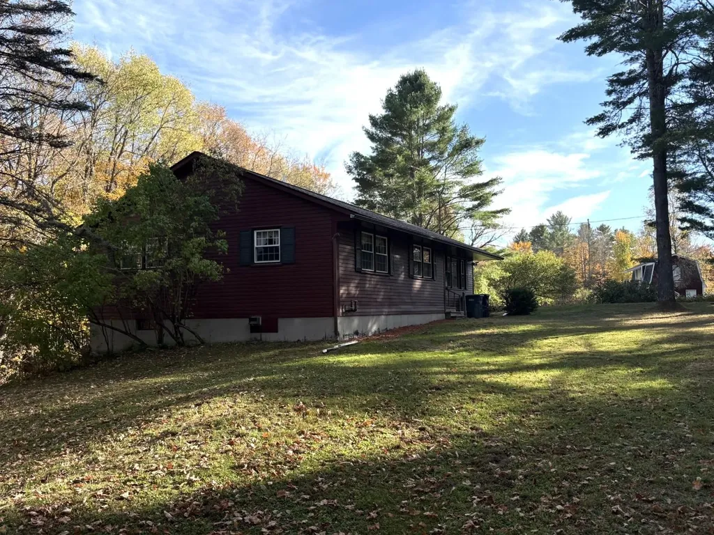 668 W County Road Calais VT 05648