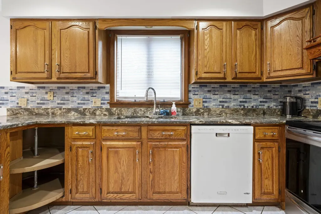 361 Laydon Street Manchester NH 03109