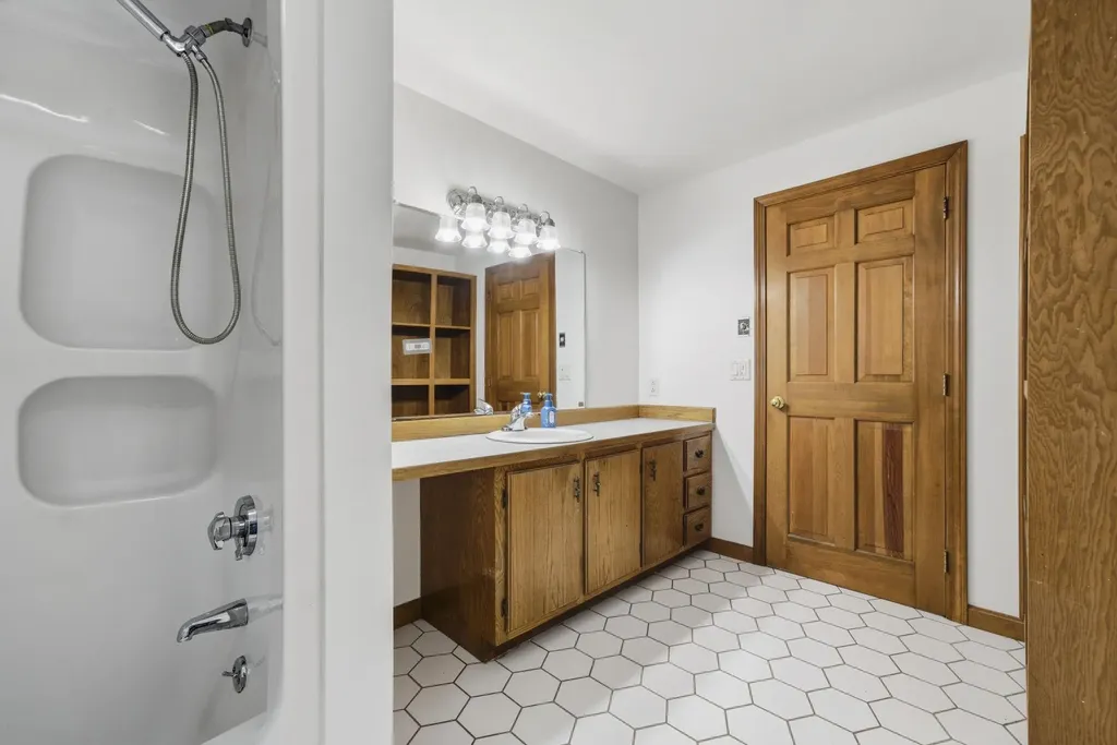 361 Laydon Street Manchester NH 03109