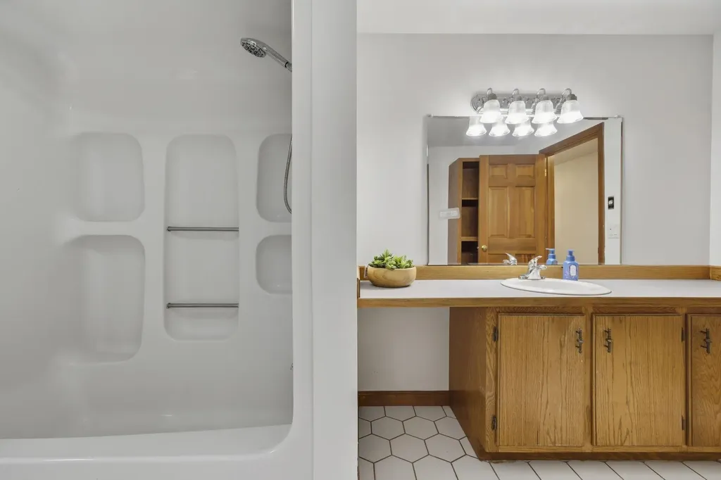 361 Laydon Street Manchester NH 03109