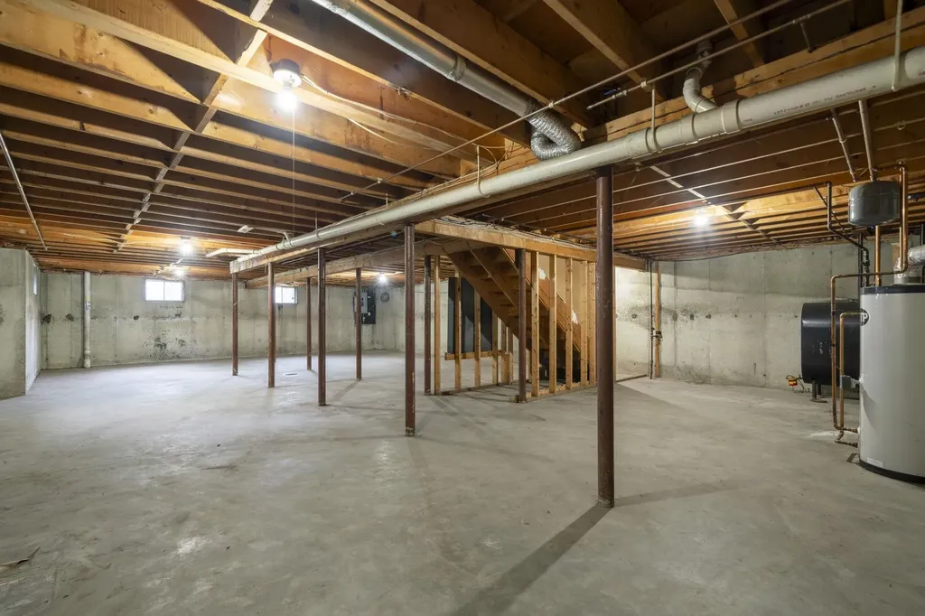 361 Laydon Street Manchester NH 03109