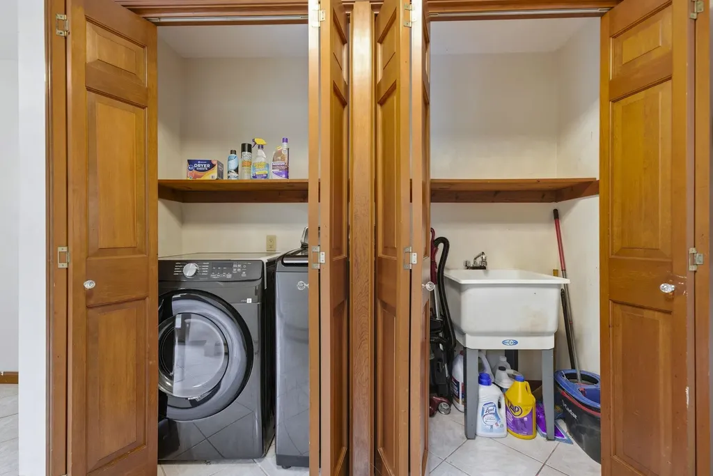 361 Laydon Street Manchester NH 03109