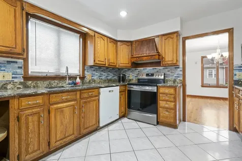 361 Laydon Street Manchester NH 03109