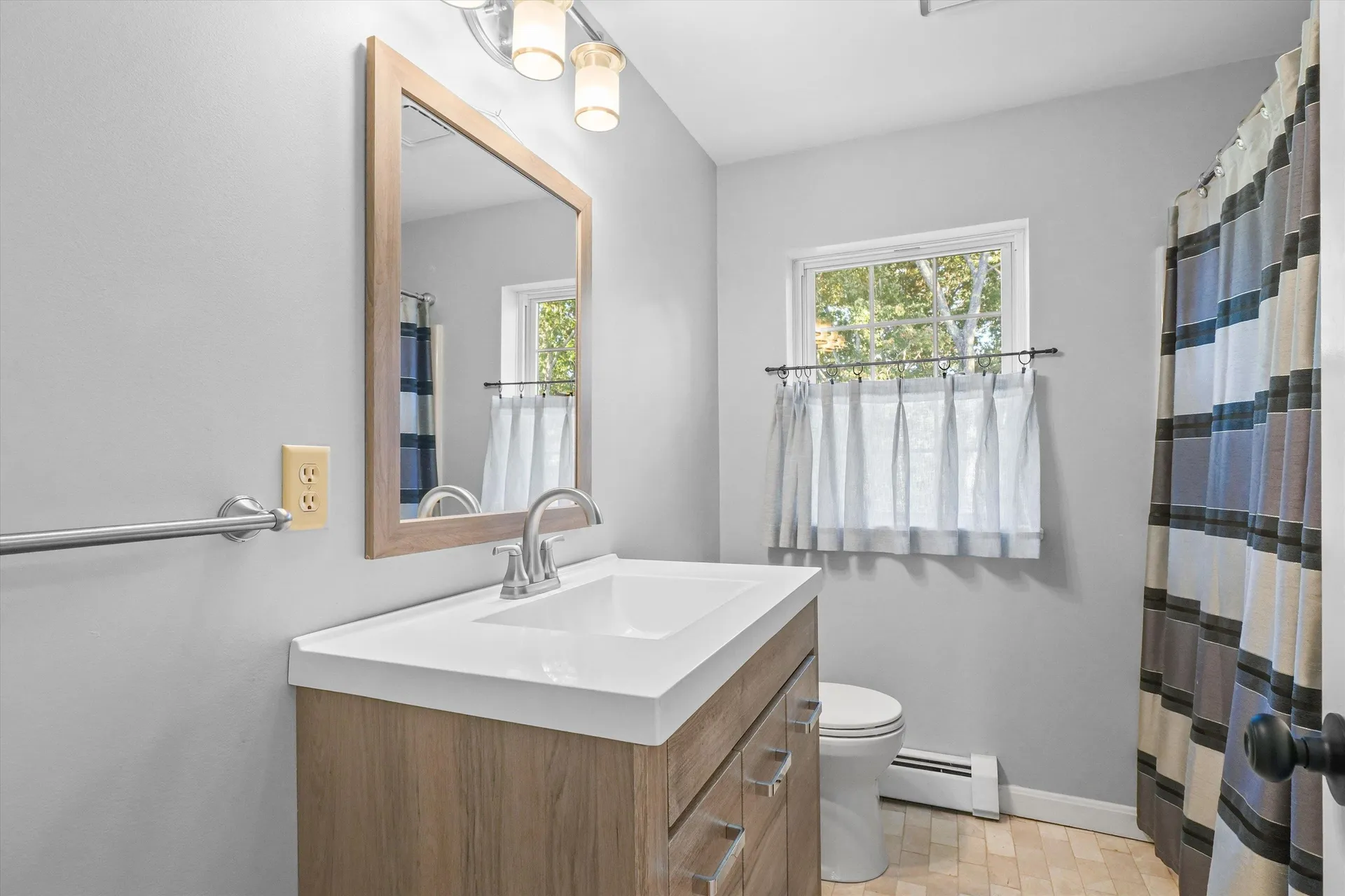 27 Village Drive Atkinson NH 03811