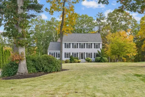 27 Village Drive Atkinson NH 03811