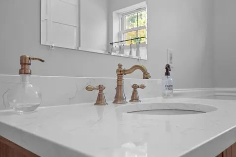 27 Village Drive Atkinson NH 03811