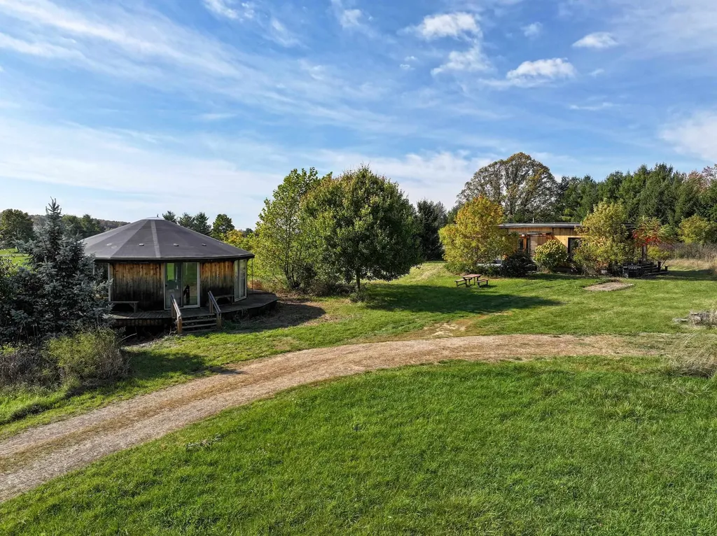 2137 N. Bingham Street Cornwall VT 05753