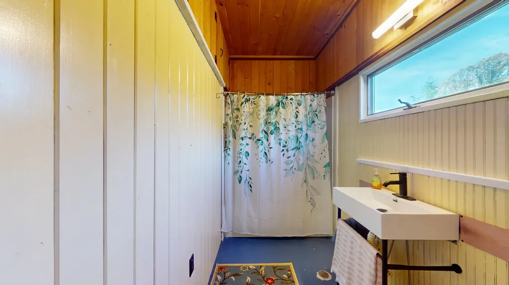 2137 N. Bingham Street Cornwall VT 05753