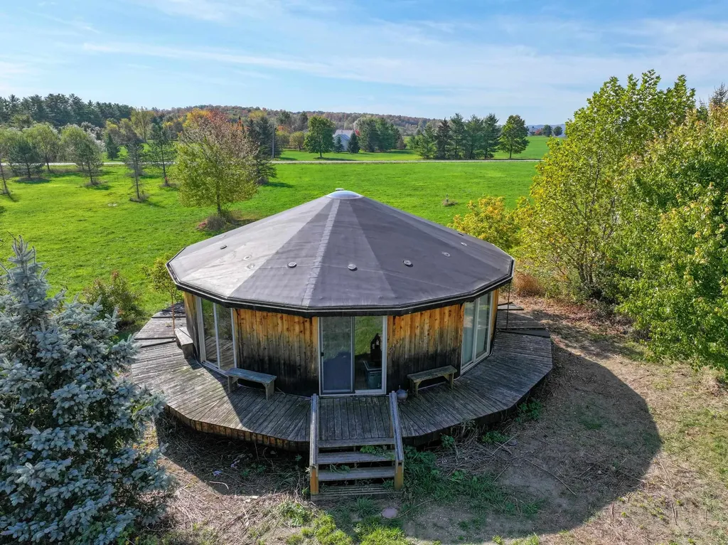 2137 N. Bingham Street Cornwall VT 05753