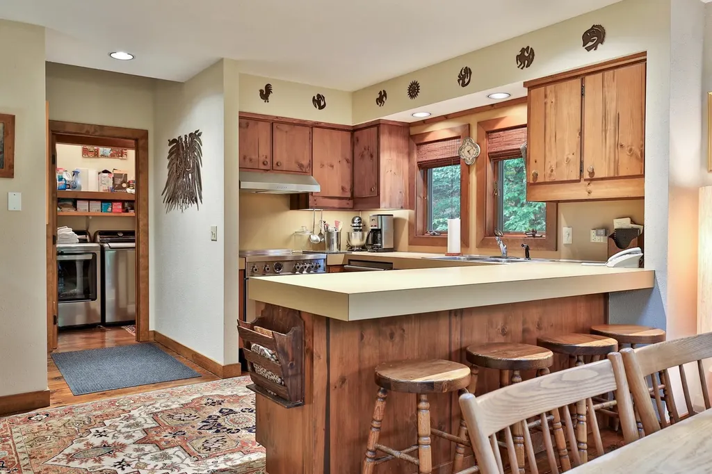 493 Kestrell Drive Plymouth VT 05056