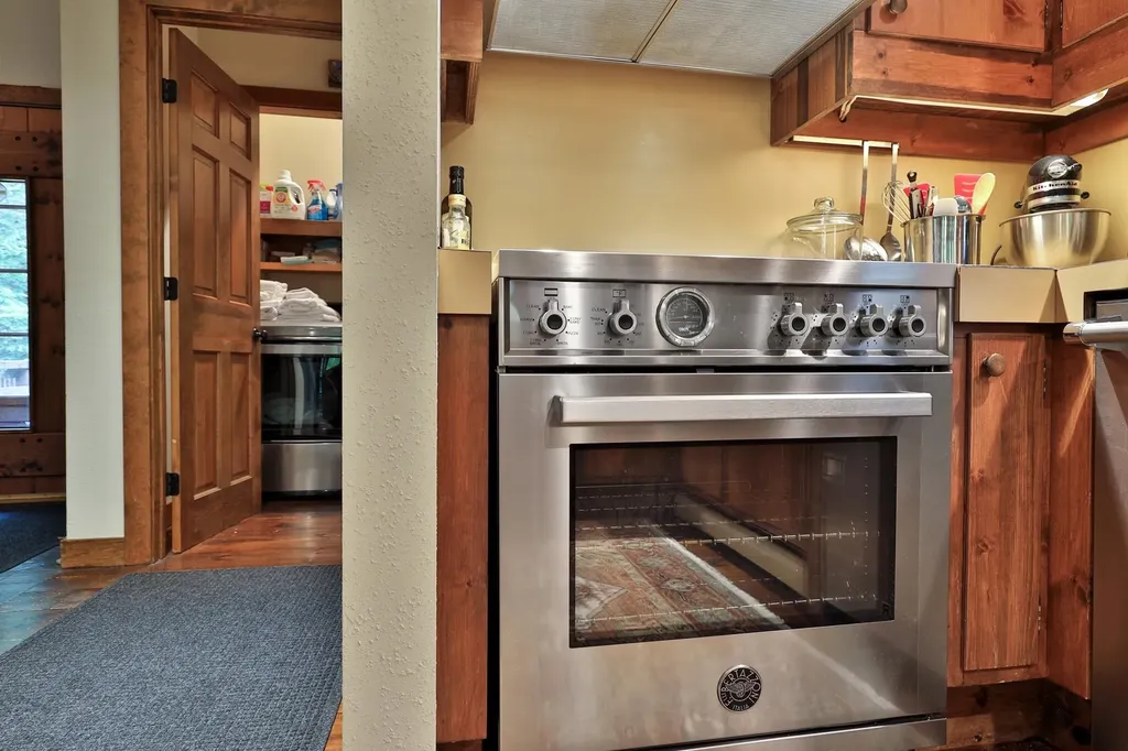 493 Kestrell Drive Plymouth VT 05056