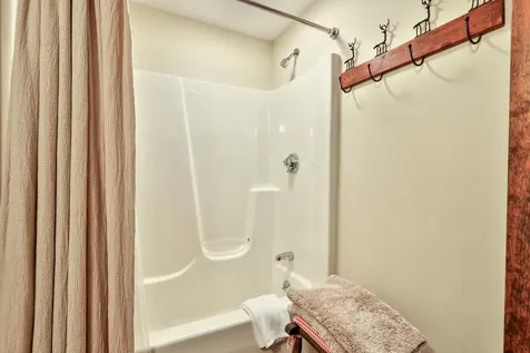 493 Kestrell Drive Plymouth VT 05056