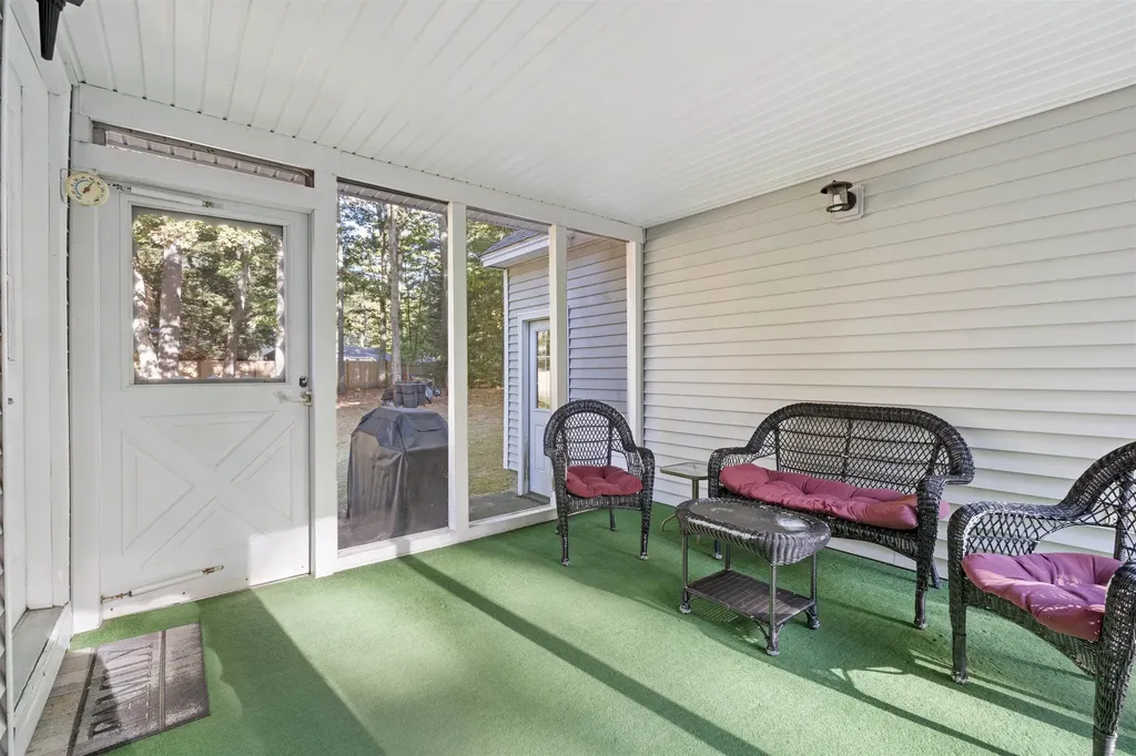 19 Vista Way Merrimack NH 03054