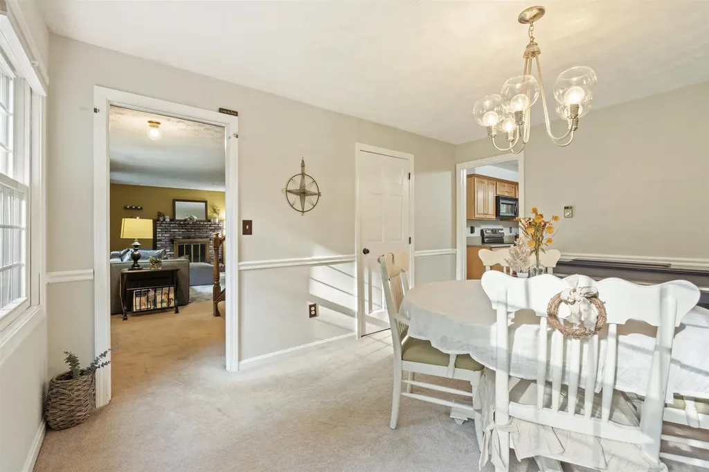 19 Vista Way Merrimack NH 03054