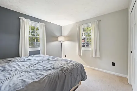 19 Vista Way Merrimack NH 03054