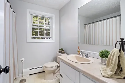 19 Vista Way Merrimack NH 03054