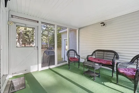 19 Vista Way Merrimack NH 03054