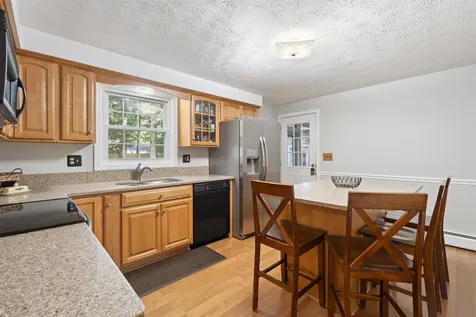 19 Vista Way Merrimack NH 03054