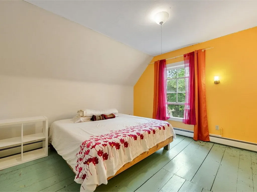 26 Mountain Street Bristol VT 05443