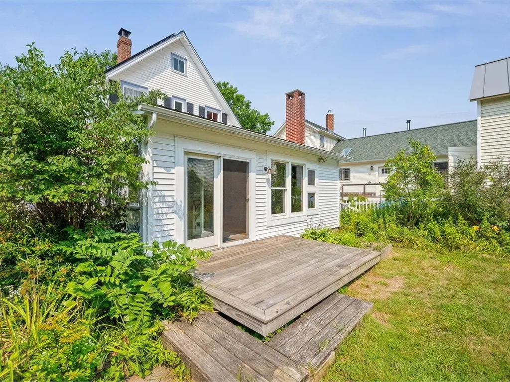 26 Mountain Street Bristol VT 05443