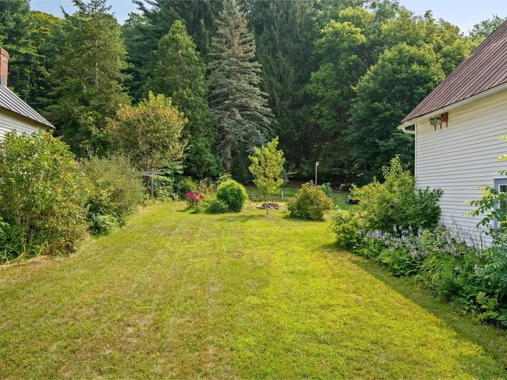 26 Mountain Street Bristol VT 05443