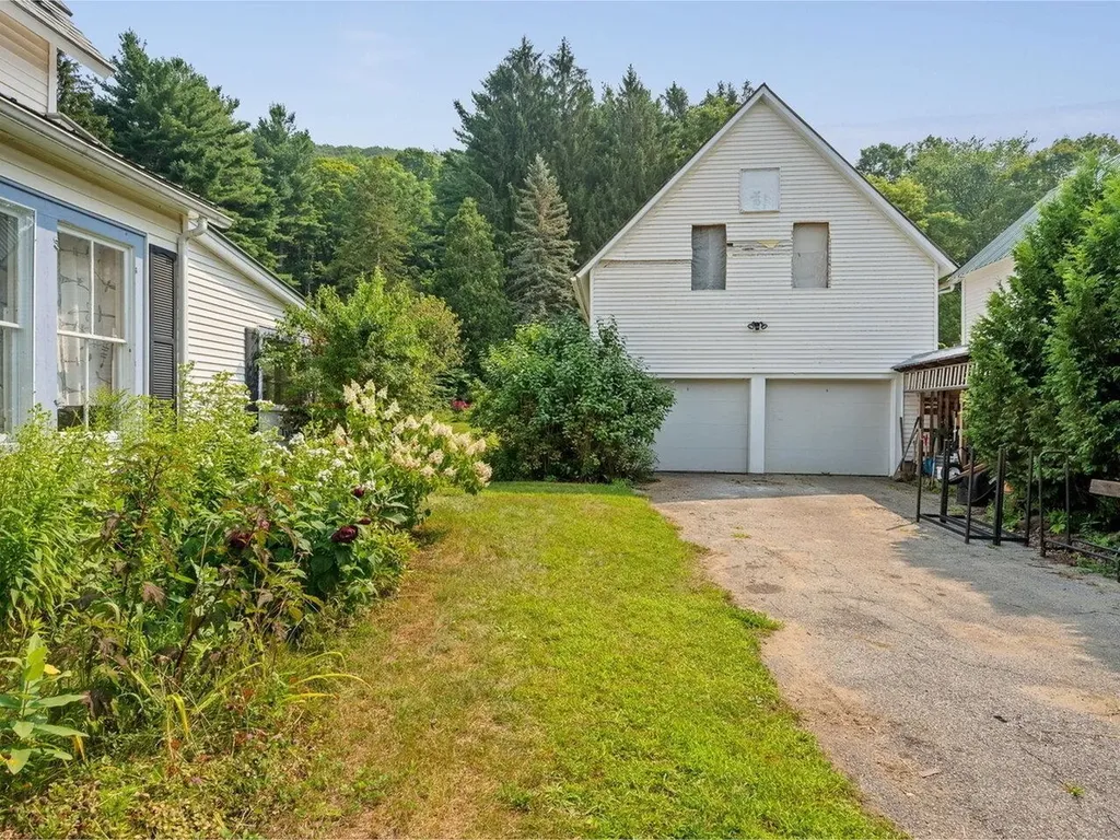 26 Mountain Street Bristol VT 05443