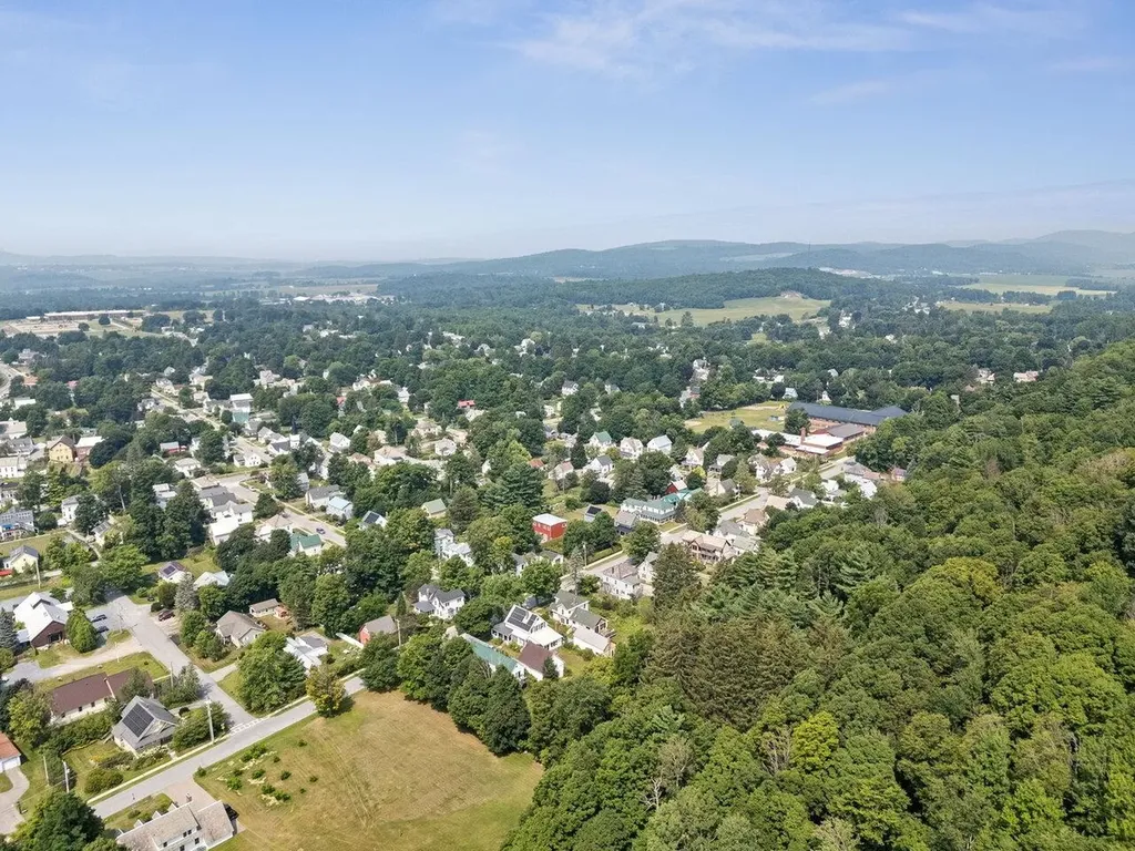 26 Mountain Street Bristol VT 05443