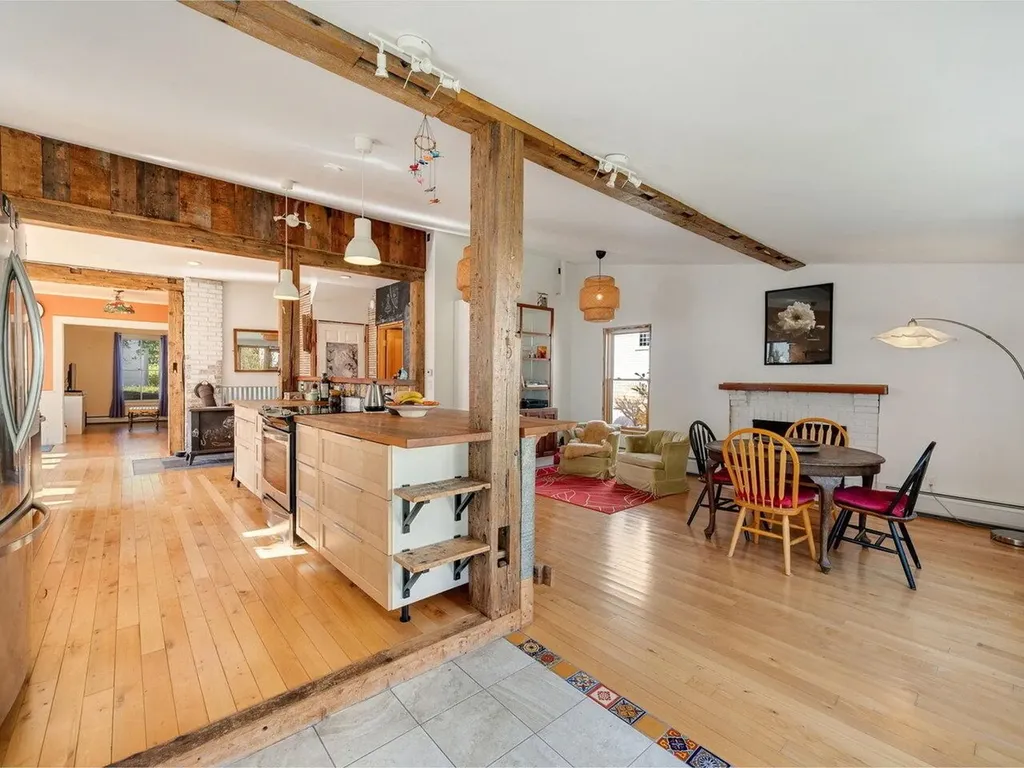 26 Mountain Street Bristol VT 05443