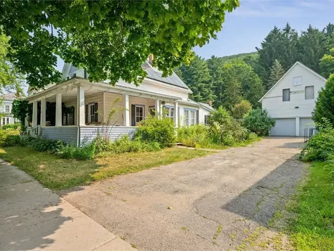 26 Mountain Street Bristol VT 05443