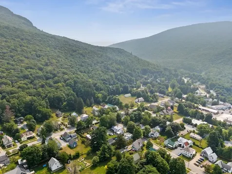 26 Mountain Street Bristol VT 05443